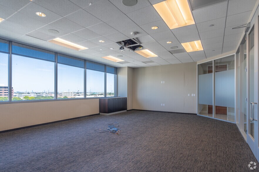 More Photos Of 3 Sugar Creek Center Blvd, Sugar Land Office For Lease