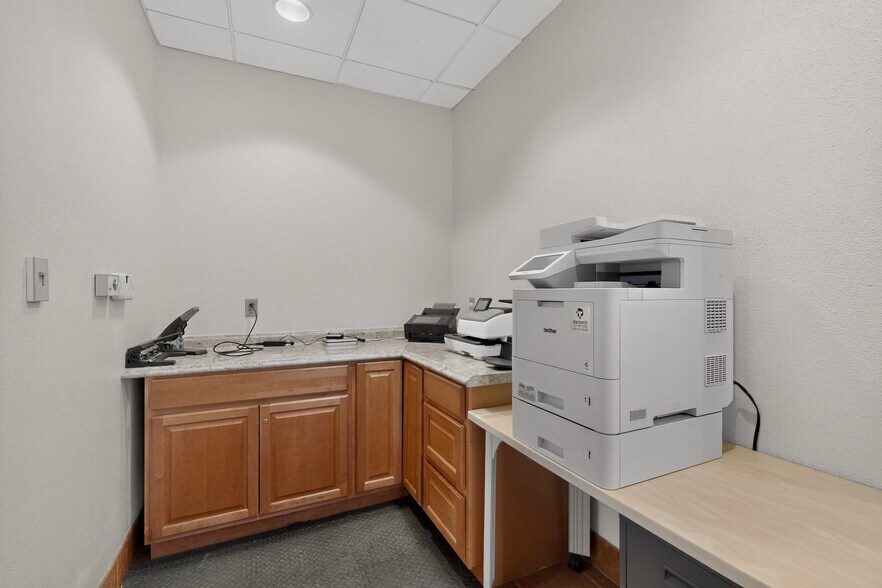More Photos Of 6311 Montano Rd, Albuquerque Medical For Sale