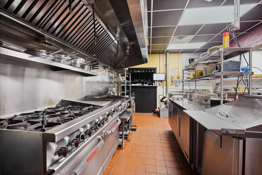 More Photos Of 2154 Bridge St, Philadelphia General Retail For Sale