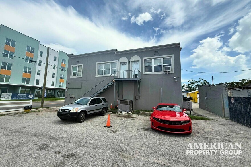 More Photos Of 2203 9th St W, Bradenton Restaurant For Sale