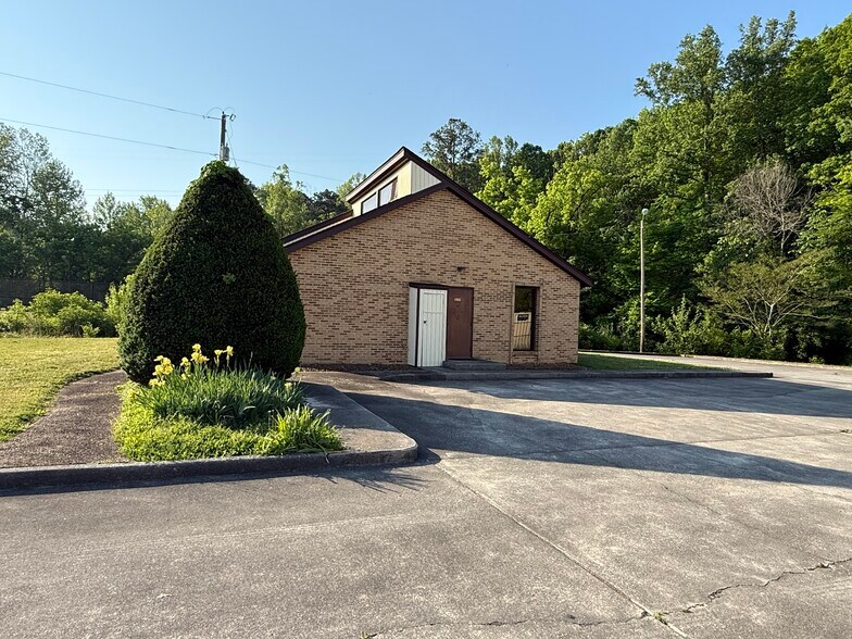 More Photos Of 508 Scarboro Ln, Oak Ridge Office For Sale