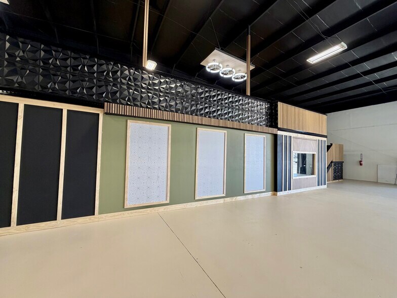 More Photos Of 131 W Duval St, Lake City Storefront Retail Office For Lease