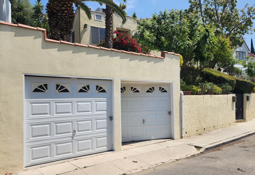 More Photos Of 3331 Hamilton Way, Los Angeles Apartments For Sale
