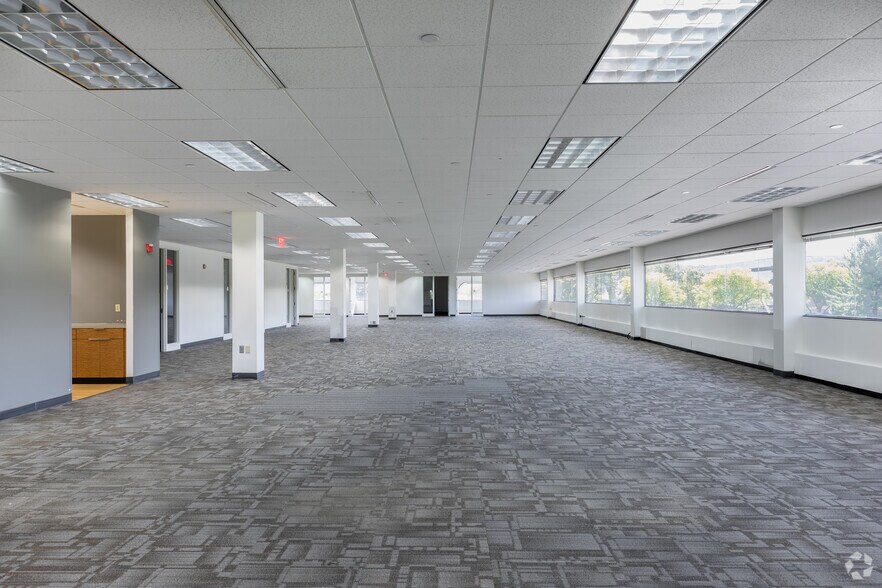 More Photos Of 7 Becker Farm Rd, Roseland Office For Lease