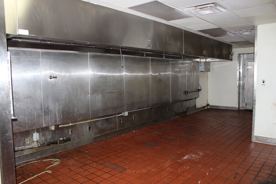 More Photos Of 2707 W 28th Ave, Pine Bluff Fast Food For Lease