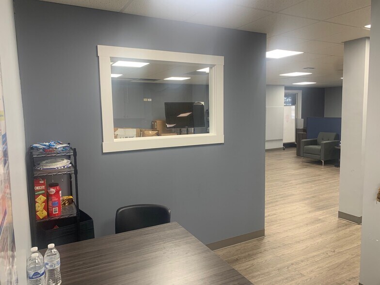 More Photos Of 10101 S Roberts Rd, Palos Hills Office For Sale