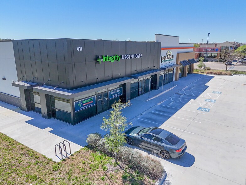 More Photos Of 401-411 Alta Mere Dr, Fort Worth Storefront For Lease