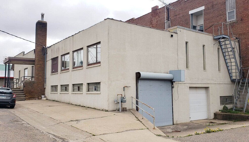 More Photos Of 224 S Main St, Zumbrota General Retail For Lease
