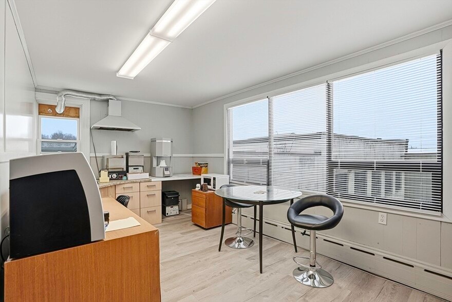 More Photos Of 10-16 South St, Westborough Office For Sale