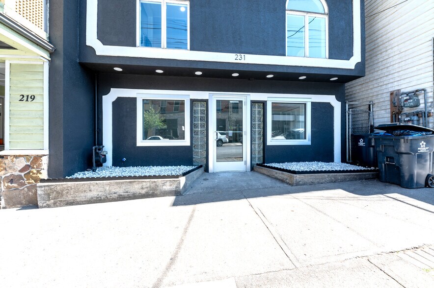 More Photos Of 231 Walnut St, Morgantown Office For Sale