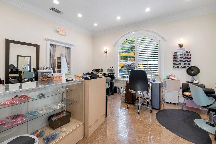 More Photos Of 102920 Overseas Hwy, Key Largo Office Residential For Sale