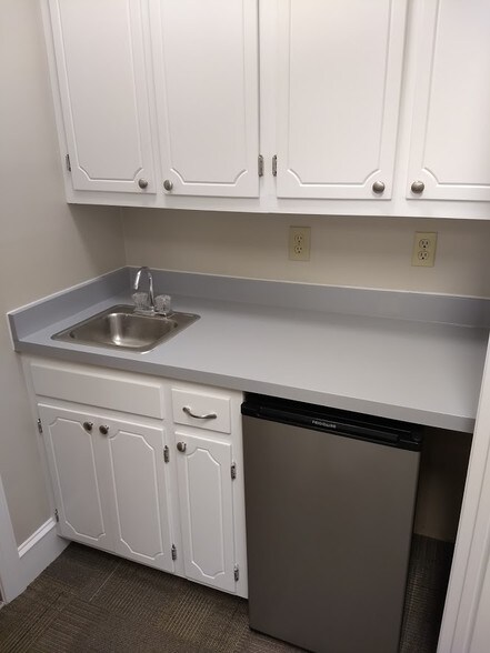 More Photos Of 4920-4928 Windy Hill Dr, Raleigh Coworking Space