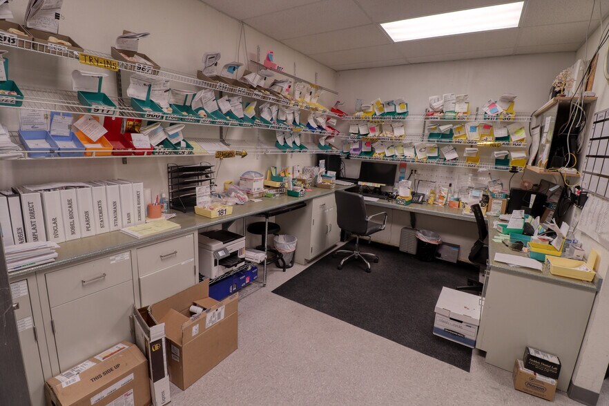 More Photos Of 1915 N Division St, Spokane Office For Sale