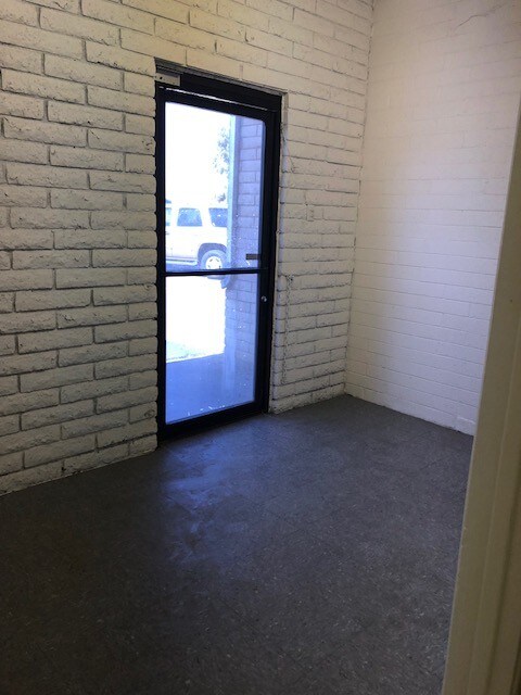 More Photos Of 3137 W Virginia Ave, Phoenix Warehouse For Lease