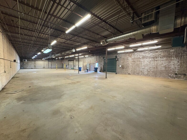 More Photos Of 5909 E 15th St, Tulsa Manufacturing For Sale