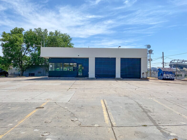 More Photos Of 1940 Federal Blvd, Denver Auto Repair For Sale