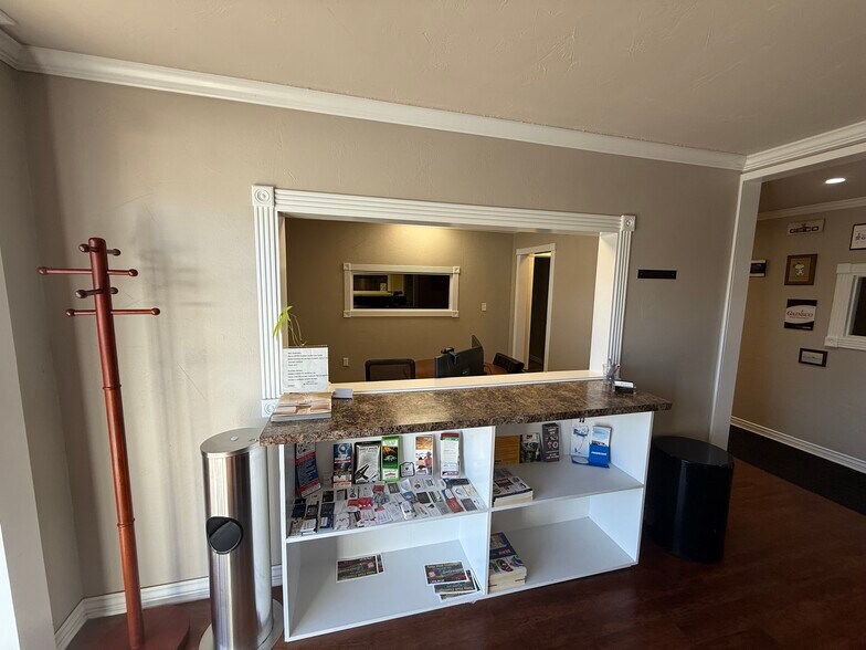 More Photos Of 3706 Mockingbird Ln, Amarillo Office For Sale