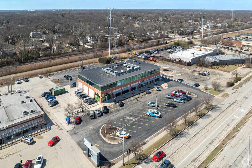 More Photos Of 332 Skokie Valley Rd, Highland Park Storefront Retail Office For Lease