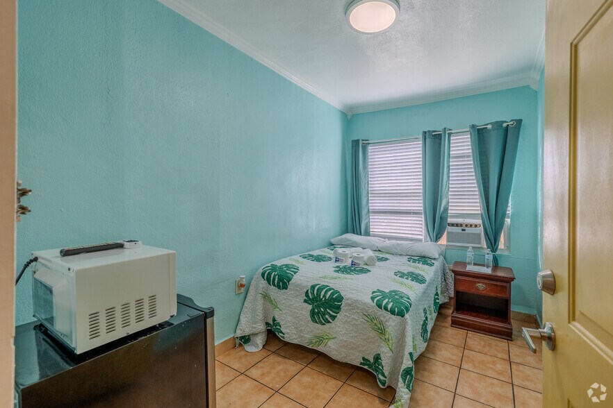 More Photos Of 508 W 1st Ave, Hialeah Multifamily For Sale