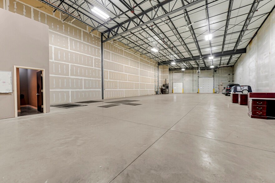 More Photos Of 1603 Rock Creek Blvd, Joliet Distribution For Lease
