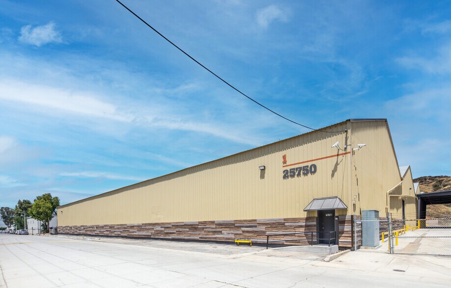 Primary Photo Of 25750 Springbrook Ave, Santa Clarita Warehouse For Lease