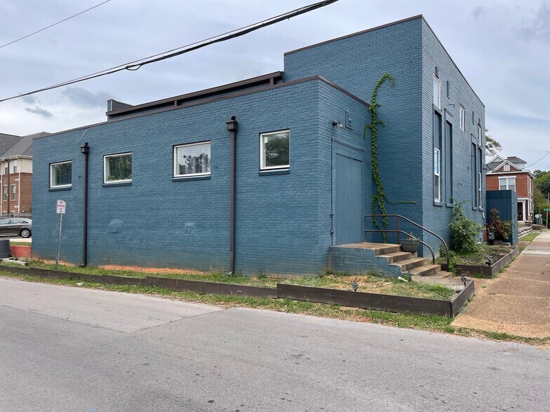 More Photos Of 924 E 8th St, Chattanooga Dormitory For Sale