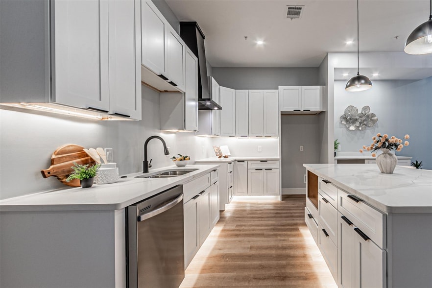 More Photos Of 2376 Longhorn St, Dallas Apartments For Sale