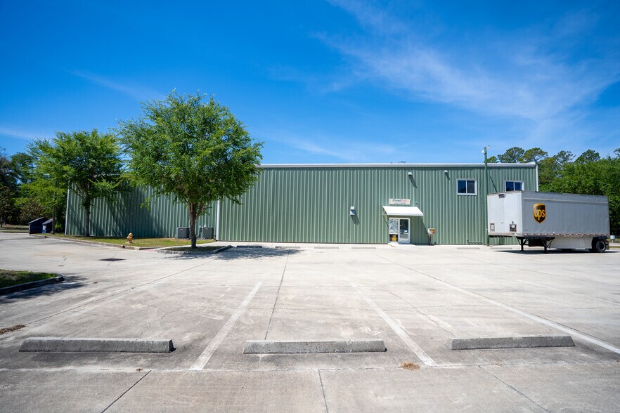 More Photos Of 7065 NW 22nd St, Gainesville Warehouse For Lease