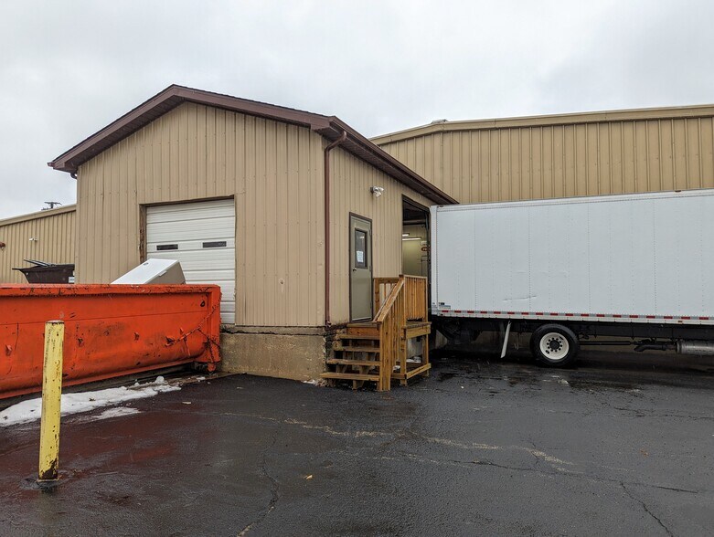 More Photos Of 1600 E Lincoln Hwy, Dekalb Light Manufacturing For Lease