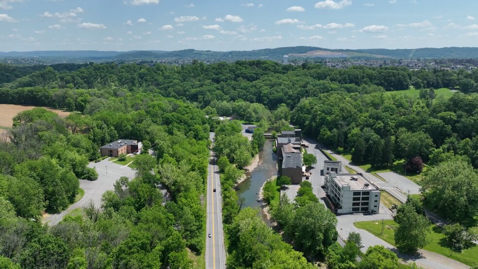 More Photos Of Edgewood Avenue, Easton Office For Lease