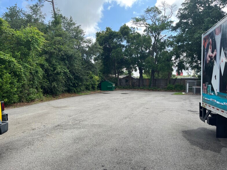 More Photos Of 5585 University Blvd W, Jacksonville Storefront Retail Office For Sale