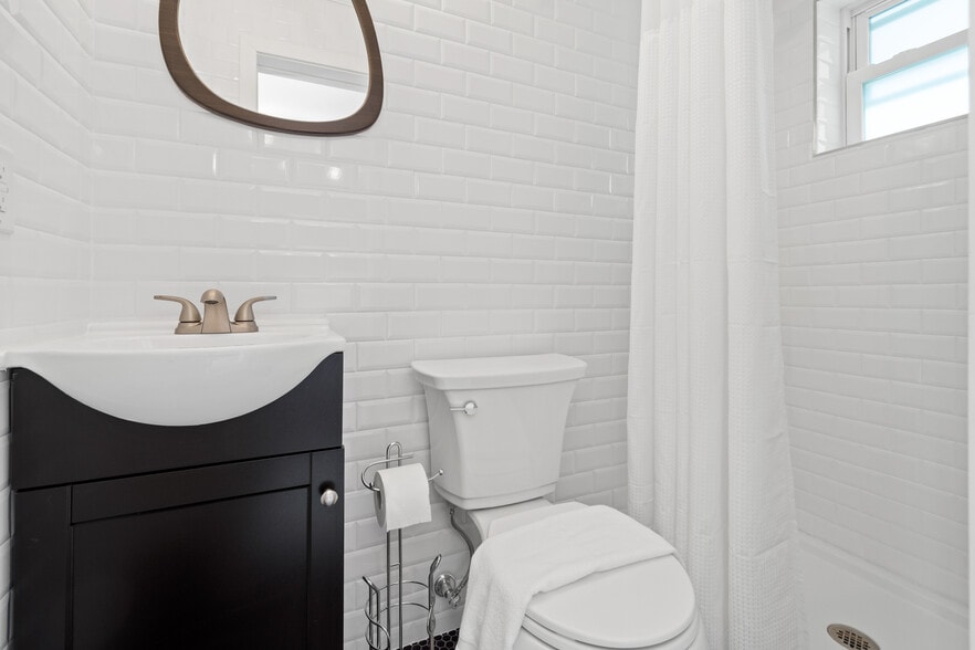 More Photos Of 3155 W Highway 98, Port Saint Joe Hotel For Sale