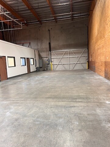 More Photos Of 15320 Valley View Ave, La Mirada Warehouse For Lease