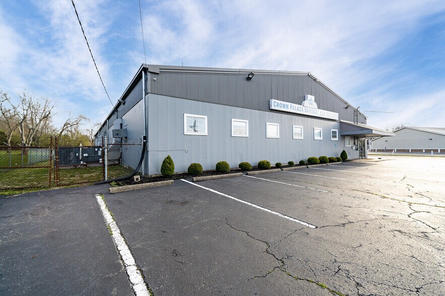 More Photos Of 6962 Coles Rd, Middletown General Retail For Sale
