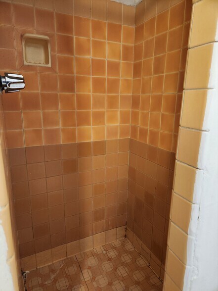 More Photos Of 5715 Central Ave NE, Albuquerque Hotel For Sale