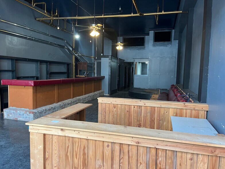 More Photos Of 187 Central Ave, Coos Bay Storefront Retail Office For Lease