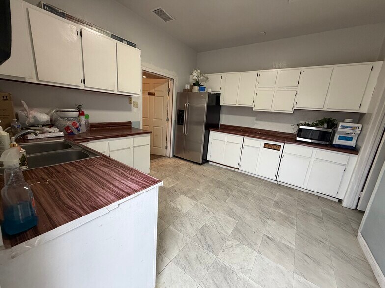 More Photos Of 1155 N F St, San Bernardino Religious Facility For Sale