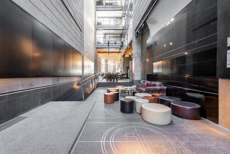 More Photos Of 3530-3540 Boul Saint-Laurent, Montréal Office For Lease