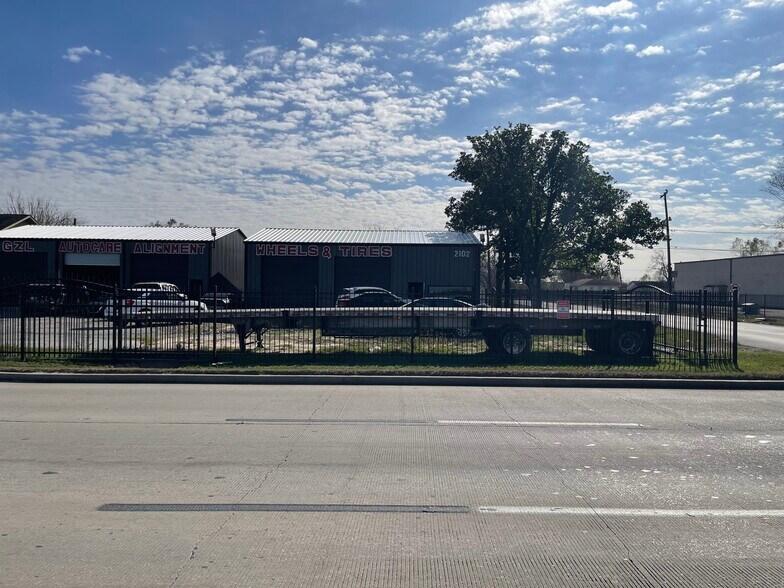 More Photos Of 2102 Aldine Bender Rd, Houston Industrial For Sale
