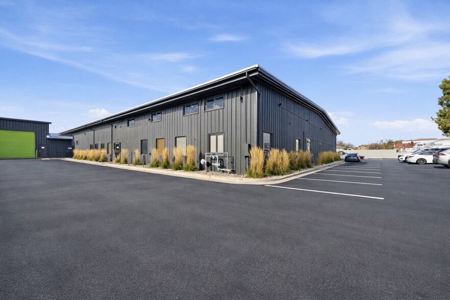 More Photos Of 1657 N State St, Lehi Coworking Space