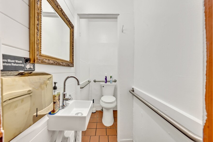 More Photos Of , Deland Unknown For Sale