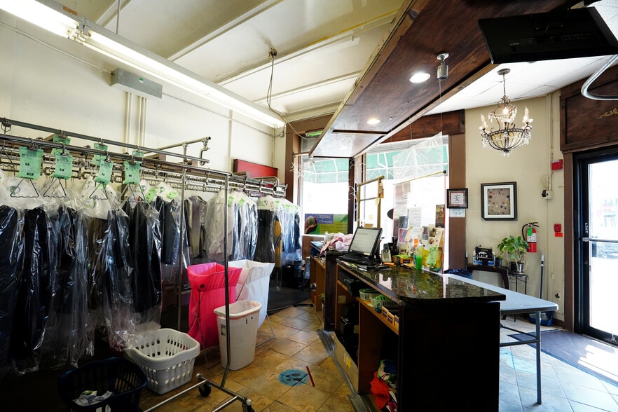 More Photos Of 735-737 S 7th St, Philadelphia Storefront Retail Residential For Lease