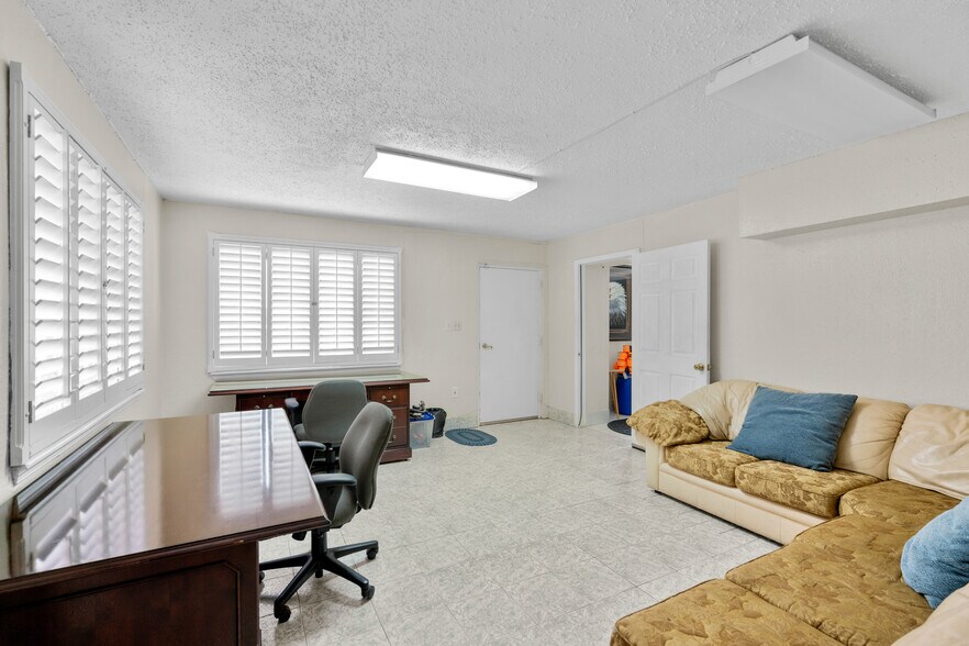 More Photos Of , El Paso Office For Sale