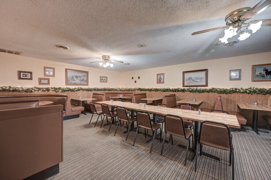 More Photos Of 2447 Military Ave, Baxter Springs Restaurant For Sale