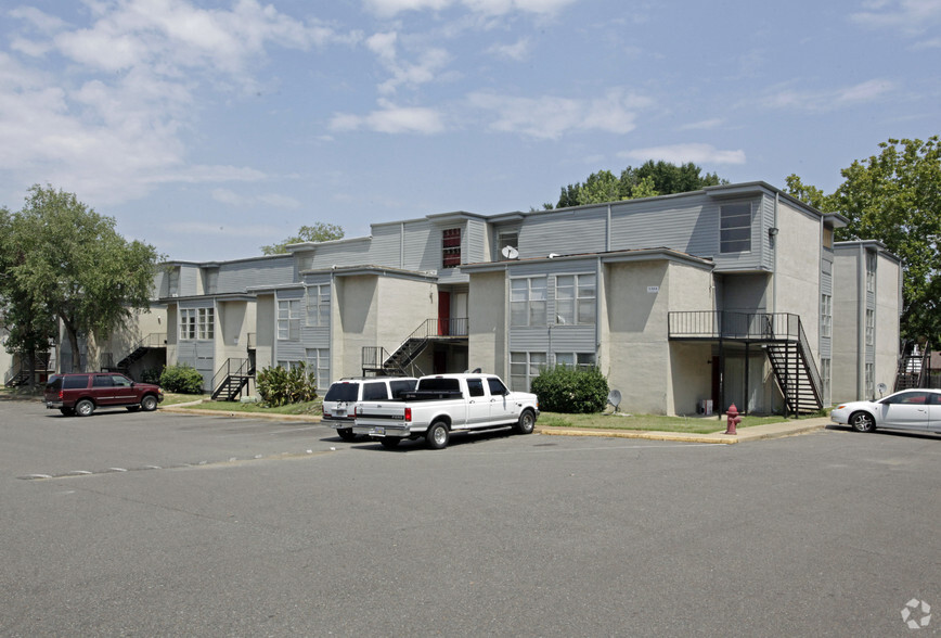 Primary Photo Of 3130 S Mendenhall Rd, Memphis Apartments For Sale