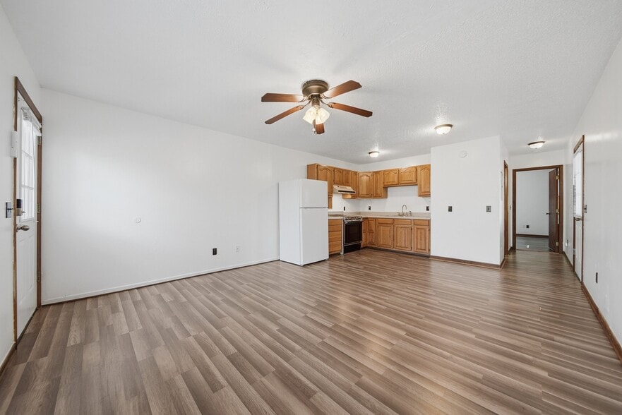 More Photos Of 80 Lindsey Ln, Burnsville Apartments For Sale