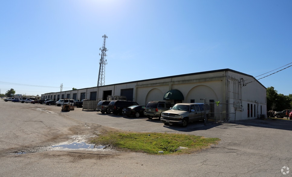 More Photos Of 820 Creative Dr, Lakeland Manufacturing For Lease