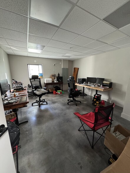 More Photos Of 235 NE Watula Ave, Ocala General Retail For Sale