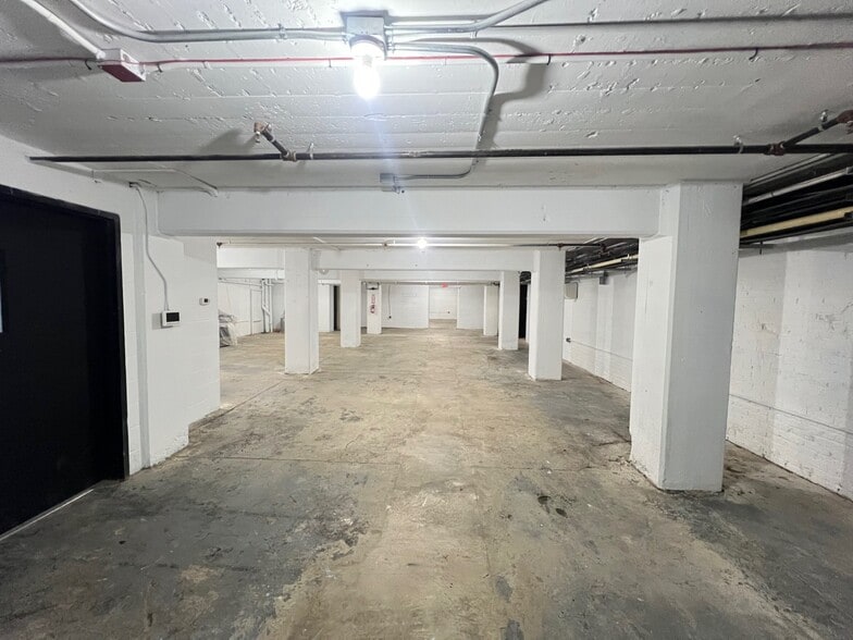 More Photos Of 190 Christopher Columbus Dr, Jersey City Office Residential For Lease