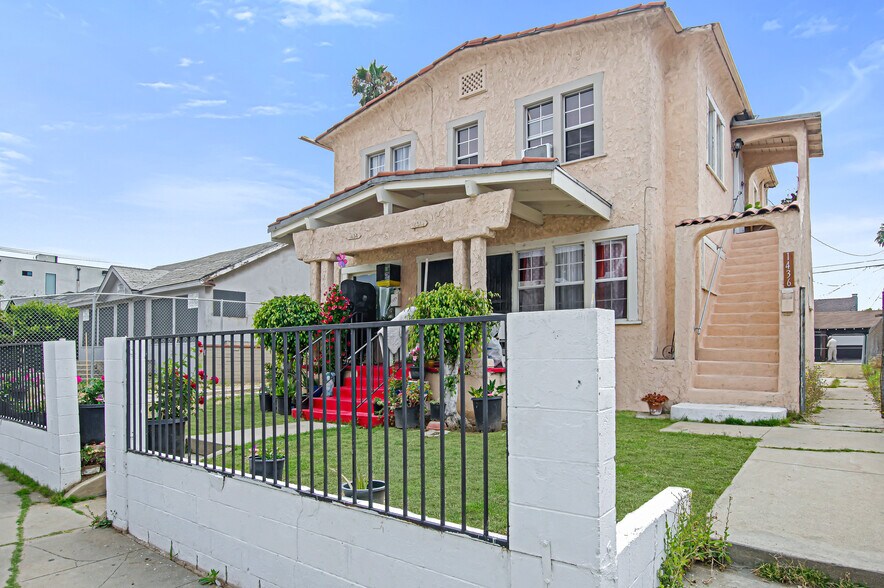 More Photos Of 1432 S Cloverdale Ave, Los Angeles Apartments For Sale